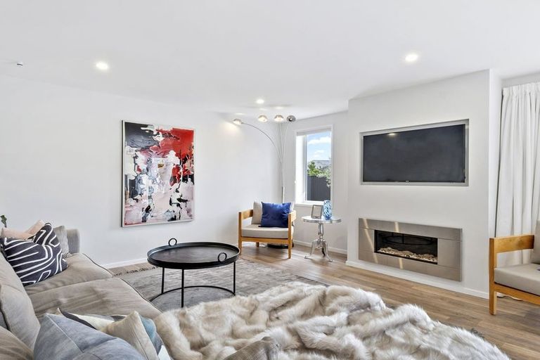 Photo of property in 14 Silver Springs Boulevard, Mosgiel, 9024