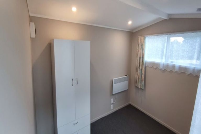 Photo of property in 9a Pukeroa Place, Papakura, 2110