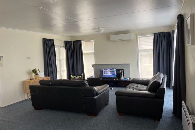 Photo of property in 1/74 Sunnynook Road, Sunnynook, Auckland, 0620