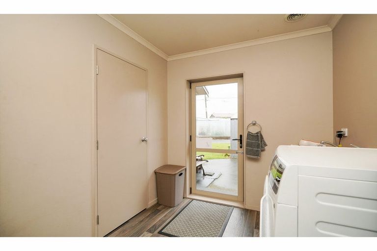 Photo of property in 33 Oteramika Road, Rockdale, Invercargill, 9812