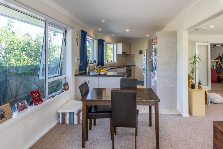 Photo of property in 28 Warren Crescent, Hillmorton, Christchurch, 8025