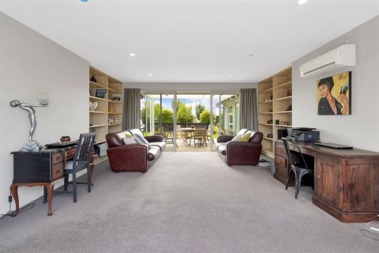 Photo of property in 122 Pegasus Boulevard, Pegasus, 7612