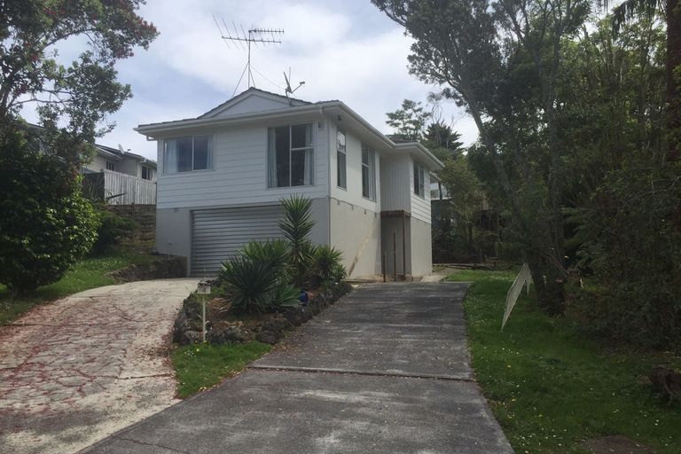 Photo of property in 4 Stallard Place, Glen Eden, Auckland, 0602