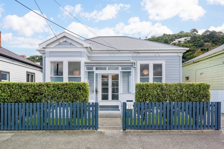 Photo of property in 25 Riddlers Crescent, Petone, Lower Hutt, 5012