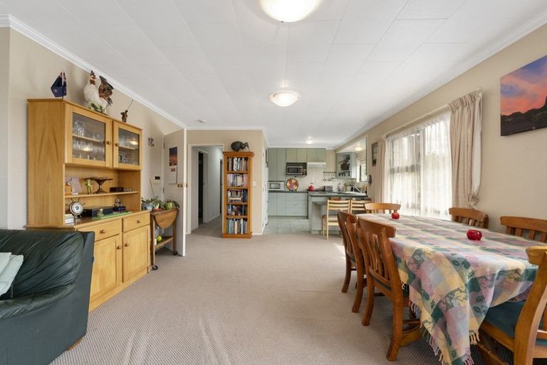 Photo of property in 18 Shera Street, Acacia Bay, Taupo, 3330