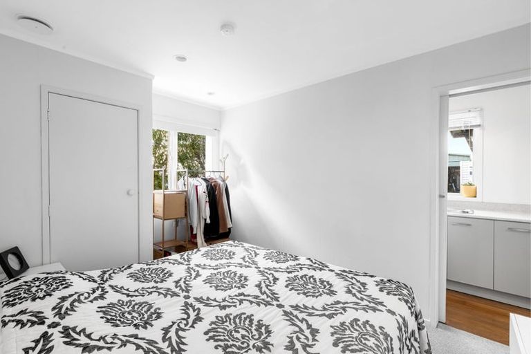 Photo of property in 278 Whangaparaoa Road, Red Beach, 0932