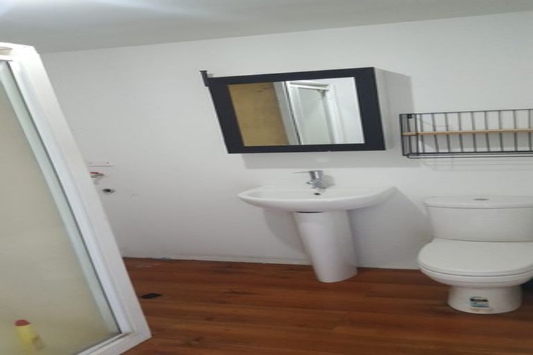 Photo of property in 386 Henderson Valley Road, Henderson Valley, Auckland, 0612