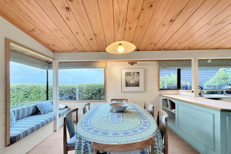 Photo of property in 123 Marine Parade, Eastbourne, Lower Hutt, 5013