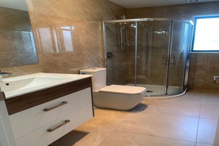 Photo of property in 98 Cardiff Road, Pakuranga, Auckland, 2010