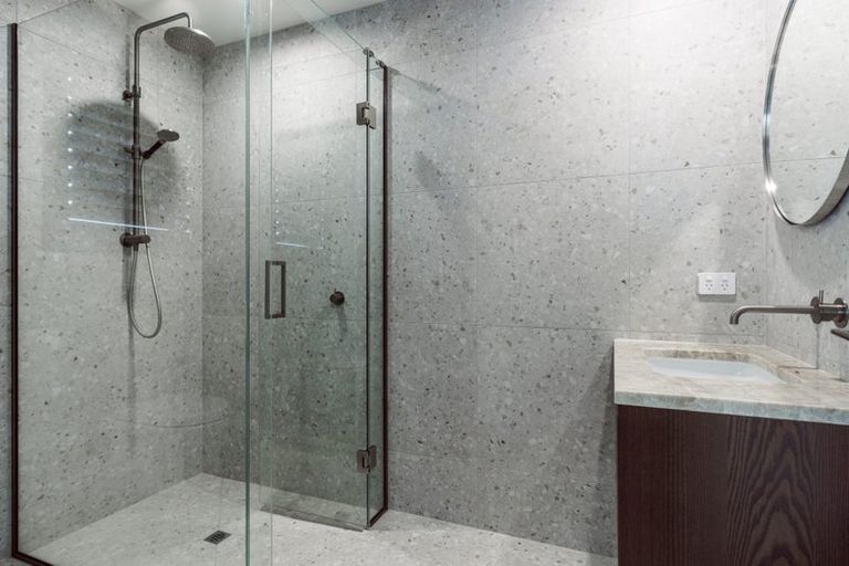 Photo of property in 20 Gilbert Street, New Plymouth, 4310