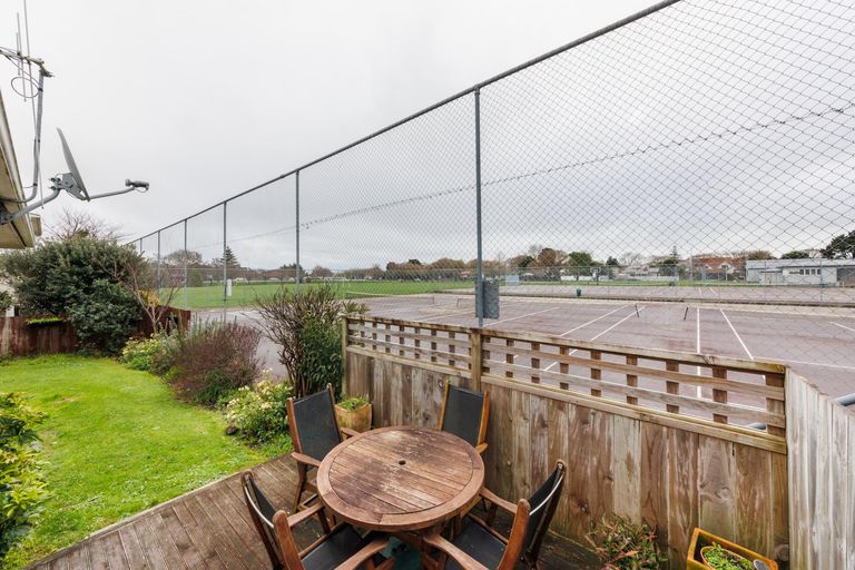 Photo of property in 12a Collingwood Court, Hokowhitu, Palmerston North, 4410