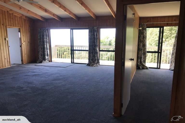 Photo of property in 106 Pacific Parade, Army Bay, Whangaparaoa, 0930