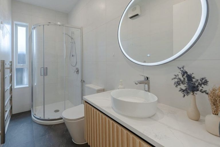 Photo of property in 34 Tipu Crescent, Wainui, 0932