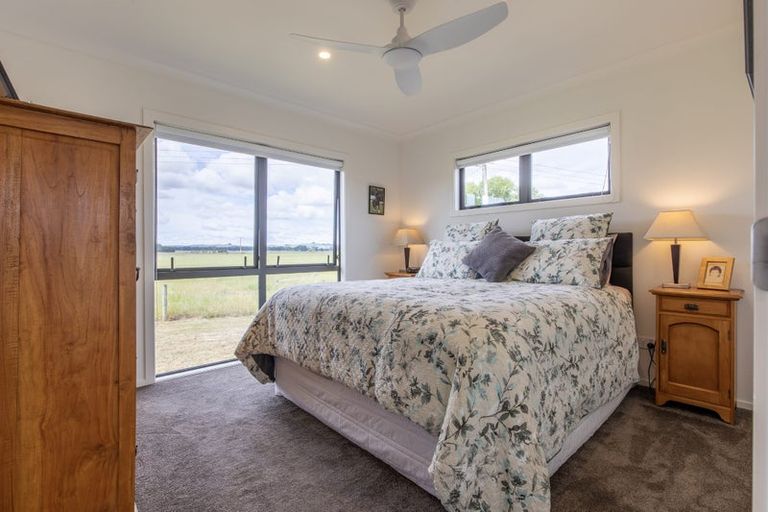 Photo of property in 1 Elm Place, Waipukurau, 4284