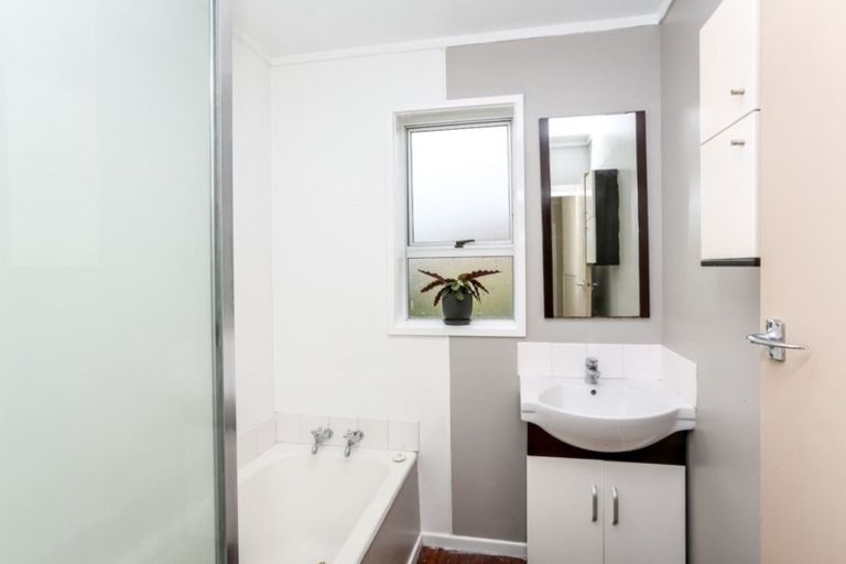 Photo of property in 42 Hobart Drive, Spotswood, New Plymouth, 4310