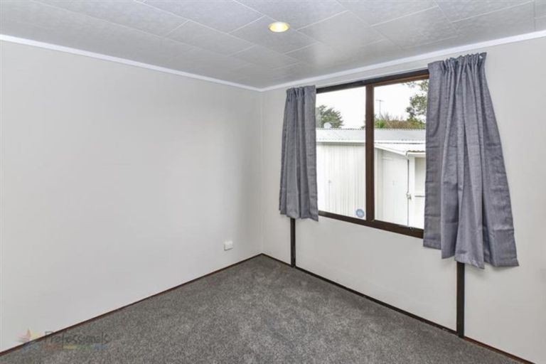 Photo of property in 36 Seaward Place, Wattle Downs, Auckland, 2103