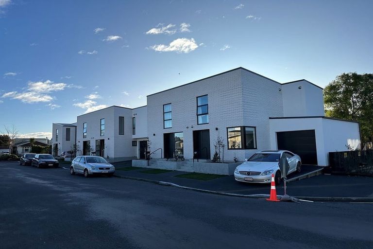 Photo of property in 4/6 Burdale Street, Riccarton, Christchurch, 8011