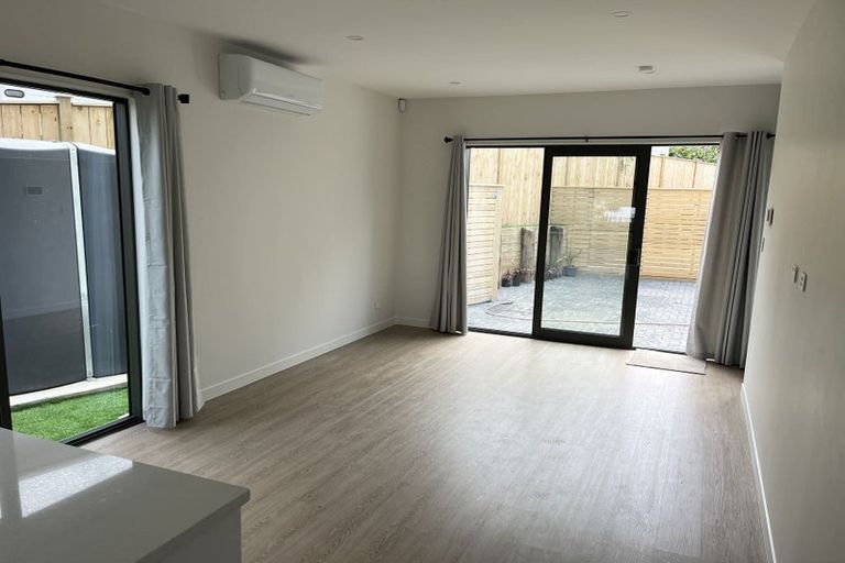 Photo of property in 26a Oreil Avenue, West Harbour, Auckland, 0618