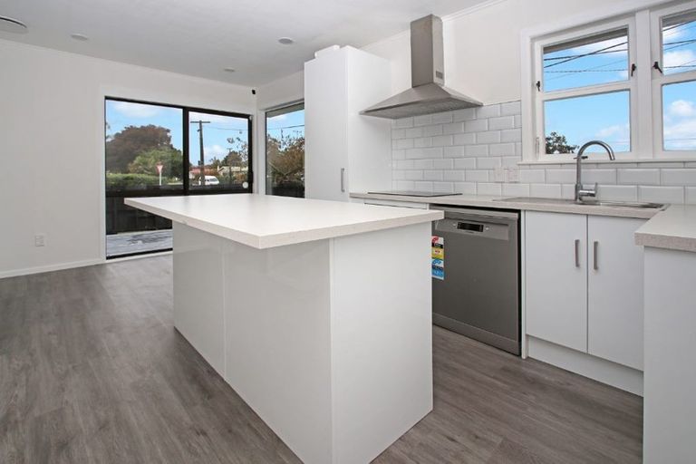 Photo of property in 5 Minifie Avenue, Melville, Hamilton, 3206