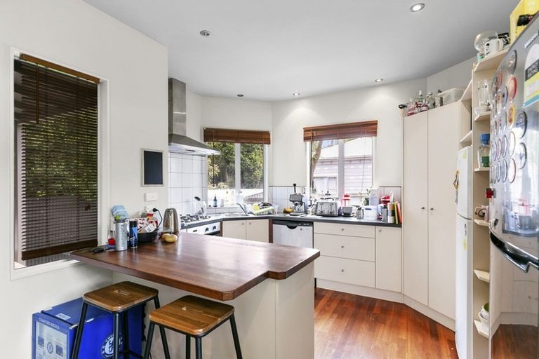 Photo of property in 19a Regent Street, Newtown, Wellington, 6021