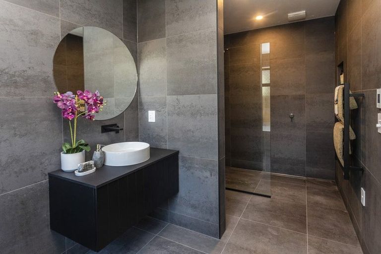 Photo of property in 112 Paparoa Street, Papanui, Christchurch, 8053