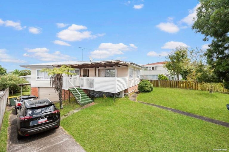 Photo of property in 127 Reeves Road, Pakuranga Heights, Auckland, 2010