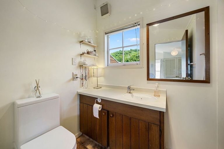 Photo of property in 11 Waikowhai Street, Ngaio, Wellington, 6035