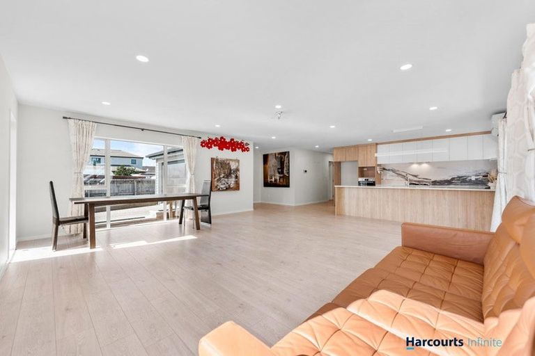 Photo of property in 25a Larnoch Road, Henderson, Auckland, 0610