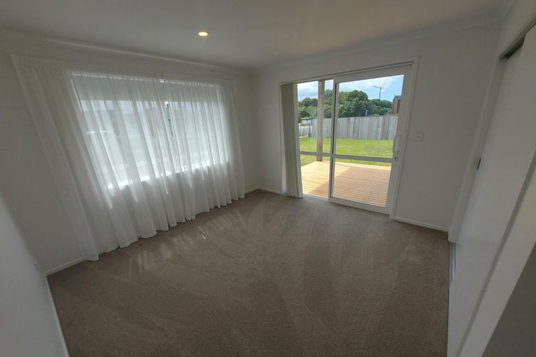 Photo of property in 5 Kahukaka Road, One Tree Point, 0118