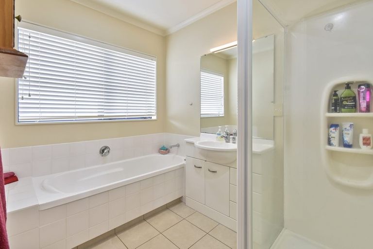 Photo of property in 19 Fergy Crescent, Wattle Downs, Auckland, 2103