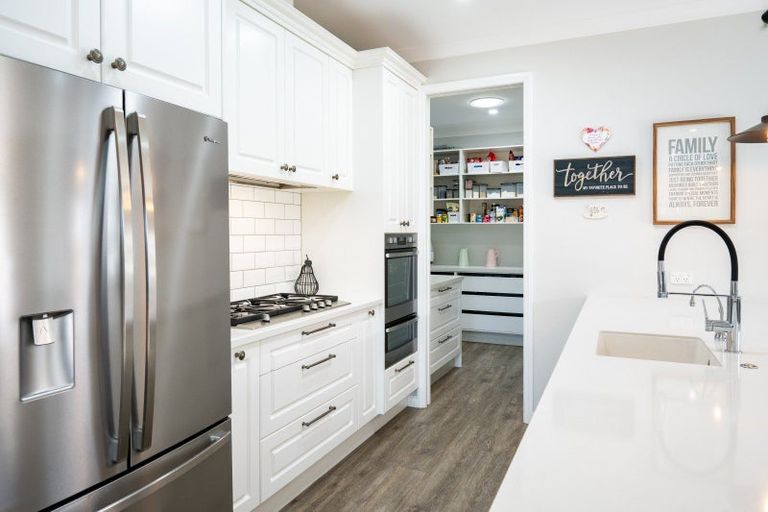 Photo of property in 10 Ruahine Road, Poraiti, Napier, 4112