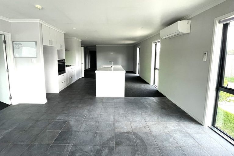 Photo of property in 15 Shortland Street, Wainoni, Christchurch, 8061