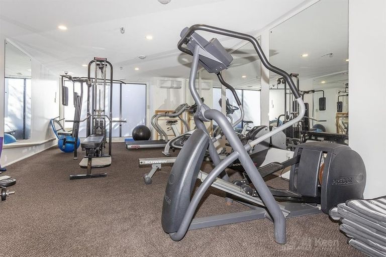 Photo of property in Mon Desir Apartments, 5/175g Hurstmere Road, Takapuna, Auckland, 0622