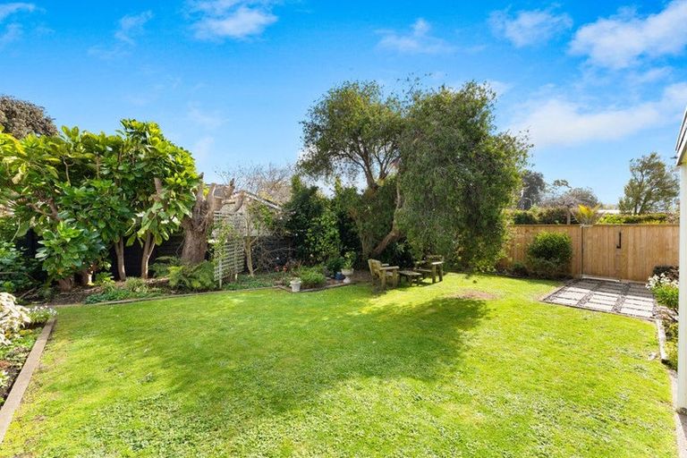 Photo of property in 54 College Street, College Estate, Whanganui, 4500