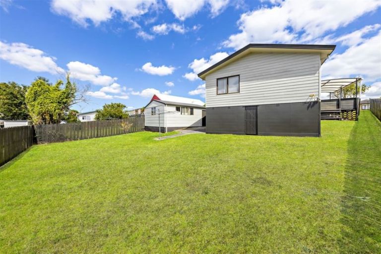 Photo of property in 71 Etherton Drive, Weymouth, Auckland, 2103