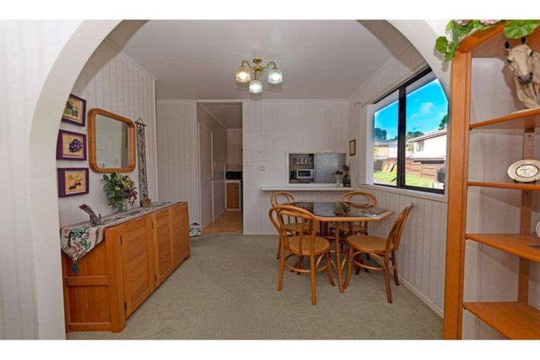 Photo of property in 53 Lavelle Road, Henderson, Auckland, 0612
