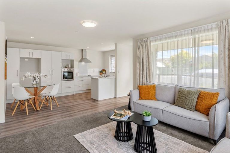 Photo of property in 12 Searells Road, Strowan, Christchurch, 8052