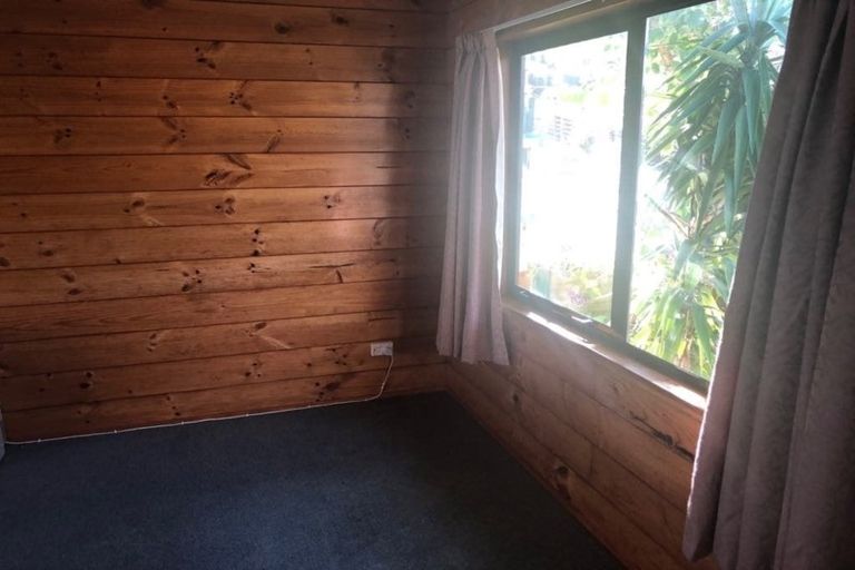 Photo of property in 5 Naseby Grove, Wainuiomata, Lower Hutt, 5014