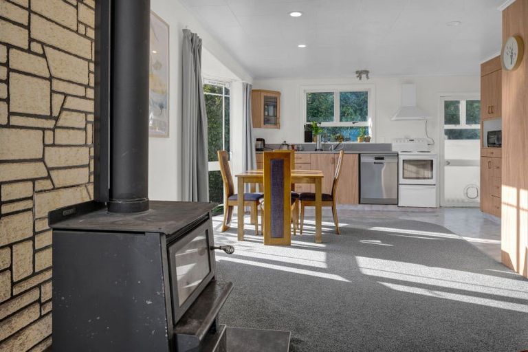Photo of property in 13 Bridger Place, Eltham, 4322