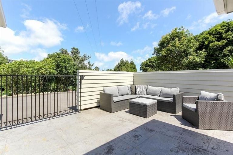 Photo of property in 41b Karina Road, Merrilands, New Plymouth, 4312