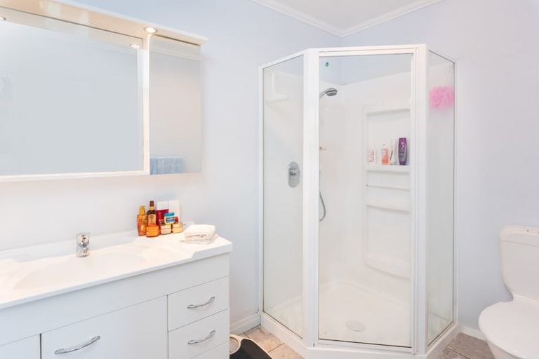 Photo of property in 2 Waimarama Street, Waikawa, Picton, 7220