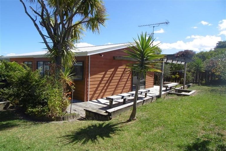 Photo of property in 2/17 Glamorgan Drive, Torbay, Auckland, 0630