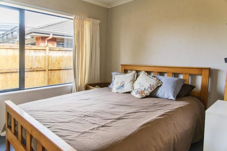 Photo of property in 19 Croftview Road, Wattle Downs, Auckland, 2103