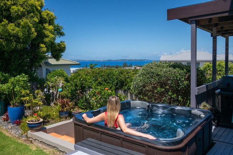 Photo of property in 12 Ascot Way, Orewa, 0931