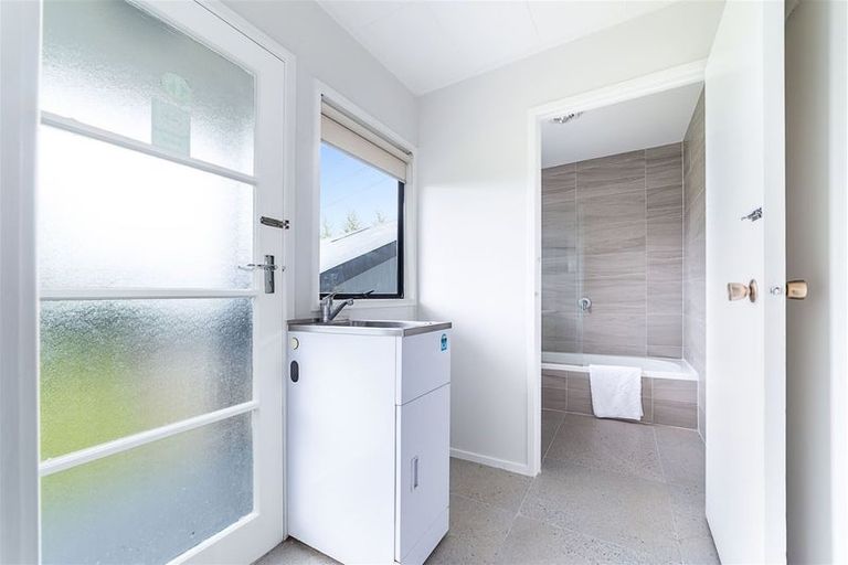 Photo of property in 30 Silverstone Place, Henderson, Auckland, 0612