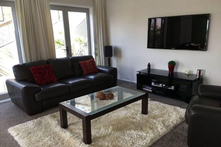 Photo of property in 28 Oakwood Grove, Eastern Beach, Auckland, 2012