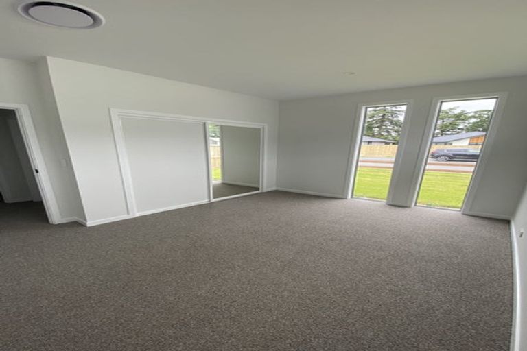 Photo of property in 8 Jag Way, Tinwald, Ashburton, 7700