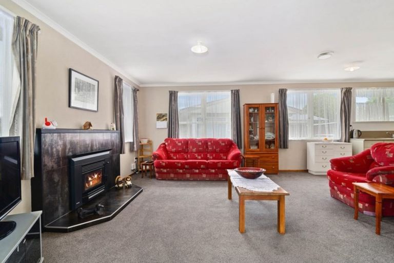 Photo of property in 24 Martin Street, Utuhina, Rotorua, 3015