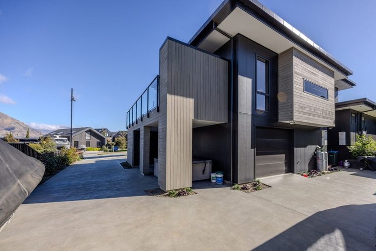 Photo of property in 8 Mills Road, Wanaka, 9305