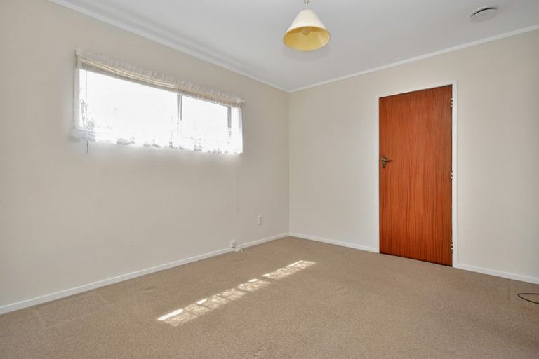 Photo of property in 2/1 Sari Place, Massey, Auckland, 0614